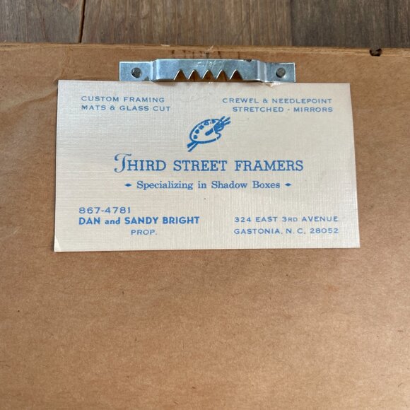 Vintage Crewel Embroidery Framed Strawberries Retro Cottage Core 12 X 12 - Picture 7 of 8